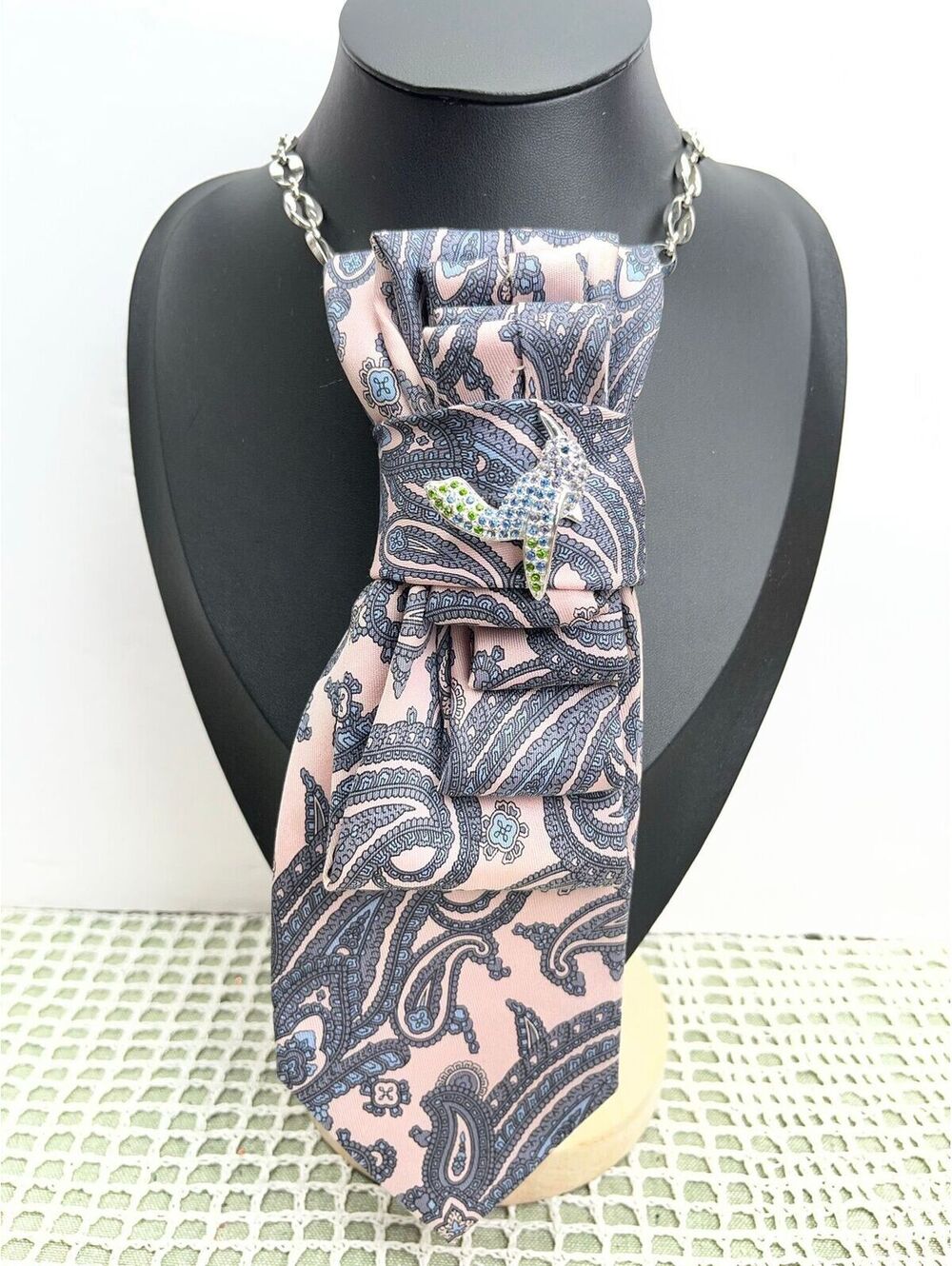 #509 Neck Tie Necklace Pink & Blue Paisley Silver Tone Hummingbird Brooch